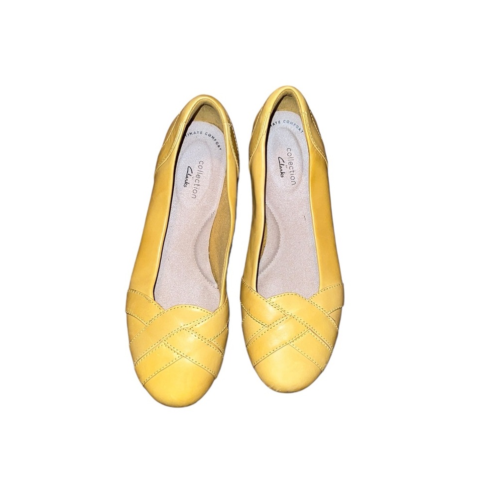 Clarks Yellow Leather Shoes  Flats Size 7 1/2